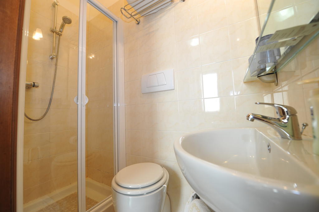 Villa Gli Olivi à Calci Chambre photo